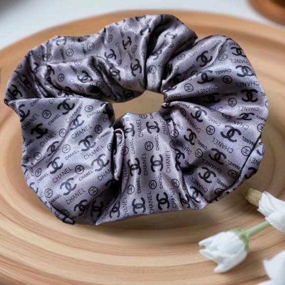 Fashion Jewelry Accessories - FASHION Grey / Silver Logo Scrunchie